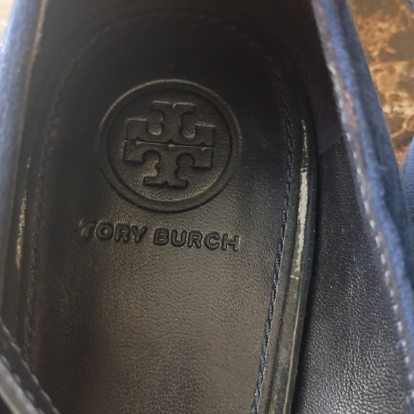 Tory Burch Women’s Navy Suede T-Strap Pointed Toe Flats - Picture 2 of 8